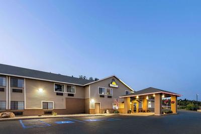 Days Inn by Wyndham Iron Mountain
