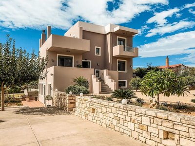 Villa in Crete With Stunning Views & Privacy