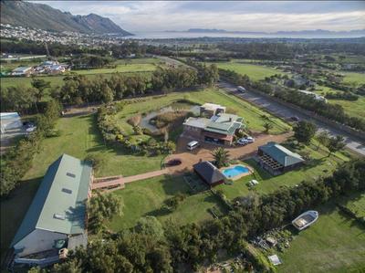 Kingfisher Hollow Exclusive Guest House