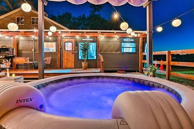 Charming Tiny Home w/ Private Hot Tub!