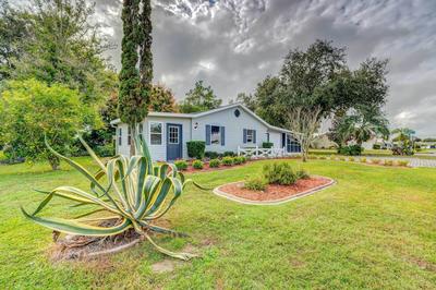 Peaceful Lady Lake Home w/ Screened-in Porch!