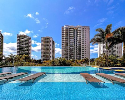 Apto c Vista p o mar e Lagoa na Barra da Tijuca RJ