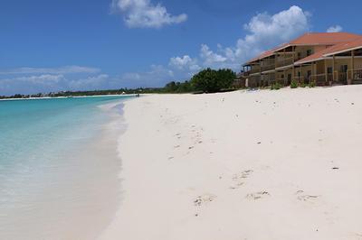Rendezvous Bay Hotel