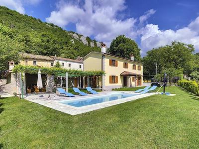 Villa in Lupoglav With Pool Near the Sea