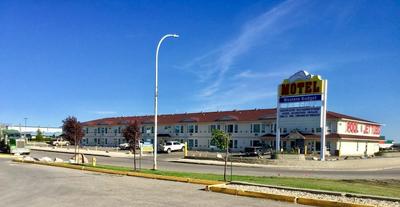 Western Budget Plus Grande Prairie 1