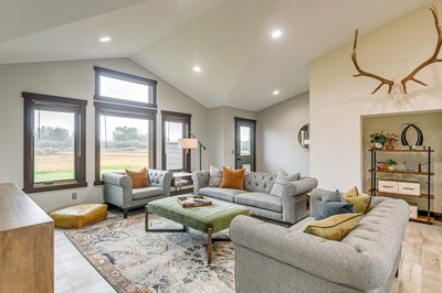 Pinedale Getaway Near Hiking, Skiing & Lakes!