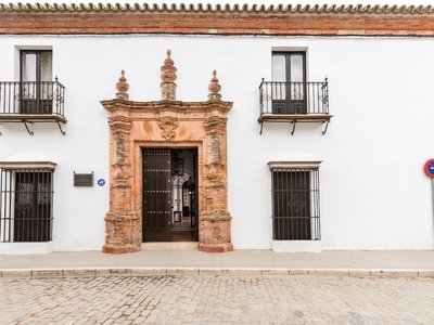 Charming Holiday Home in Fuentes de Andalucía With Pool