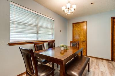 Pet-friendly Midwest City Home, 10 Mi to Dtwn Okc!