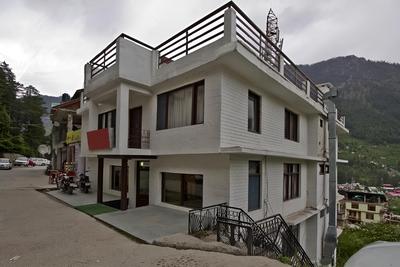 Goroomgo Elena Aastha Regency Manali