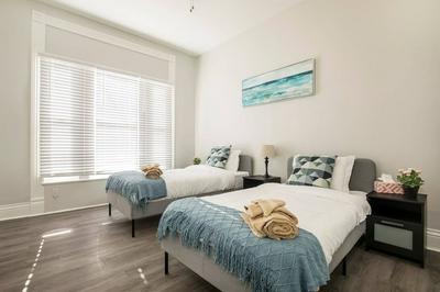 Louisville Dream House 4BR/2BA  by CozySuites