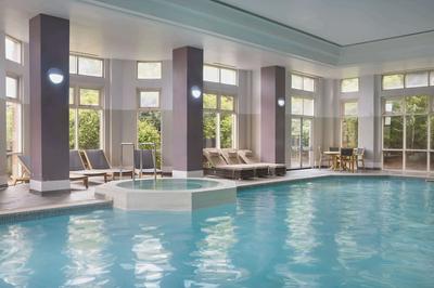 DoubleTree by Hilton Dartford Bridge