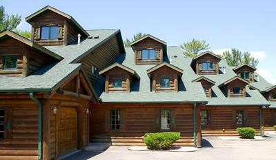Log Gables - Lake Front