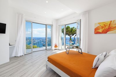 Villa By The Beach With Sea-View And Luxury Amenities