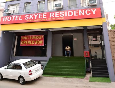 Goroomgo Skyee Residency Chandigarh