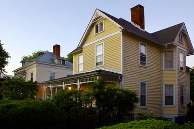 200 South Street Inn