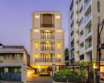 Saravana Grand Suites – A Unit of Saravana Bhavan Veg Tables Kochi