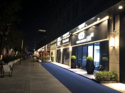 Shengang Executive Apartment (Shenzhen Vanke Yuncheng Store)