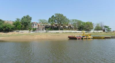 Saras Tourist Resort