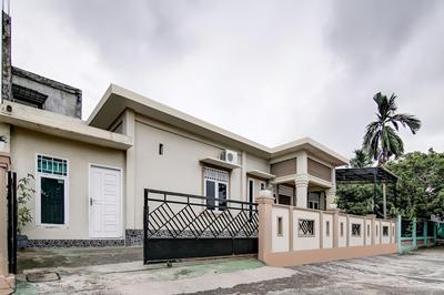 OYO 90942 Kost Syari'ah Panam