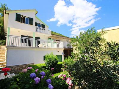 Holiday Home Gea - Three Bedroom Holiday Home With Terrace and Partial Sea View