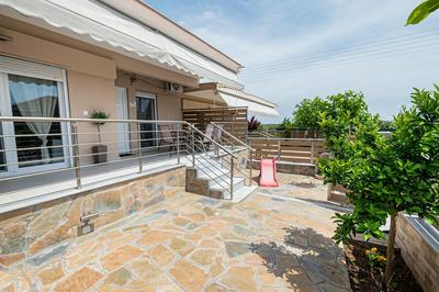 Irena House by Rentalspro
