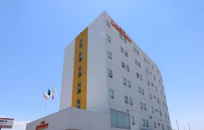 Hotel Misión Express Monterrey Aeropuerto La Fe