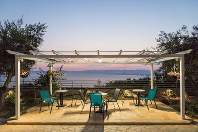 New Hope Studio With Pool Near the Beach