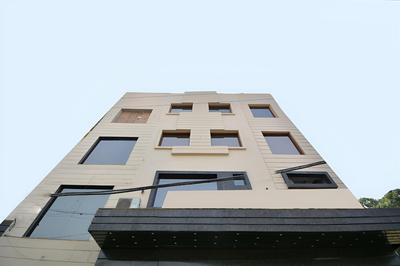 Capital O 43988 Makhan Residency