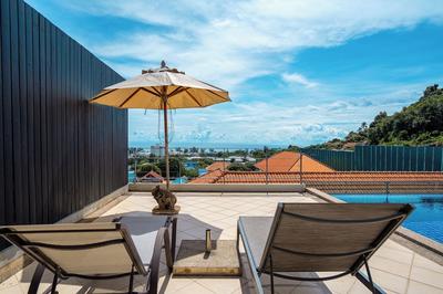 Hillside Seaview Residence