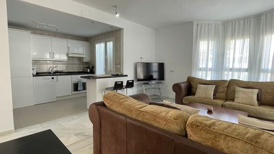 Top Floor 2 Bedroom Duplex 360 Views F-5