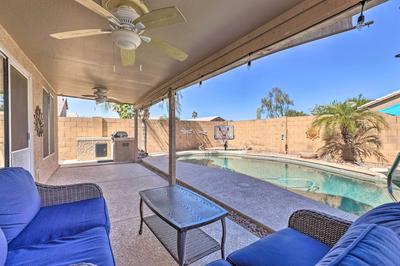 Outdoor Kitchen, Heated Pool: Gilbert Retreat!