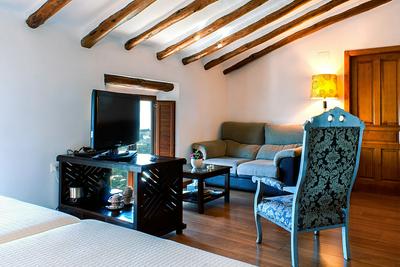 Cases Noves - Adults Only