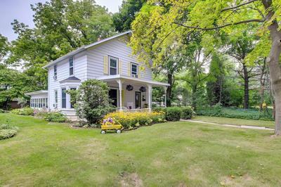 Historic Home w/ Sunroom - 5 Mi to Lambeau Field!