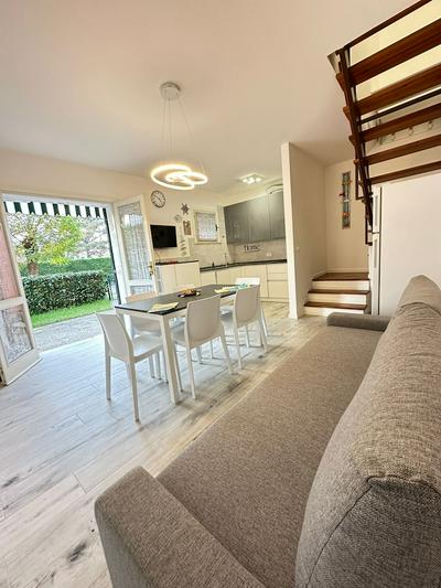 Renovated Villa by the sea With Private Garden