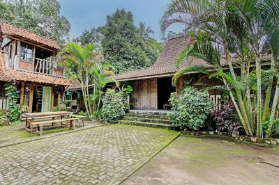 Hotel O Omah Baturan Syariah