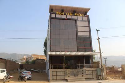 Hotel Bajaj Lake Palace