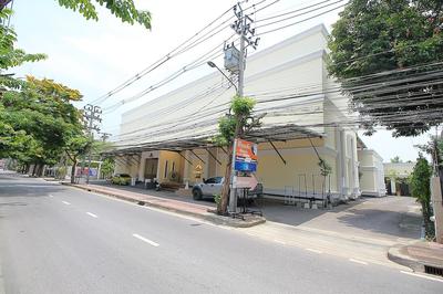 OYO 1002 Pinklao Resort