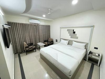 SR Hotel