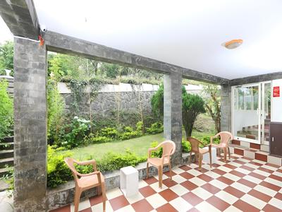 OYO 5896 Rose Flower Nest