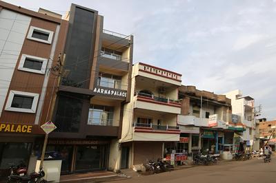 OYO 48533 Hotel Aarna Palace