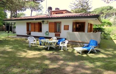 Lignano Riviera con 3 camere e giardino