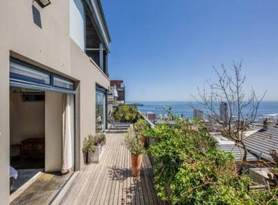 Beautiful Apartment w Deck Stunning Views Rhine Stone