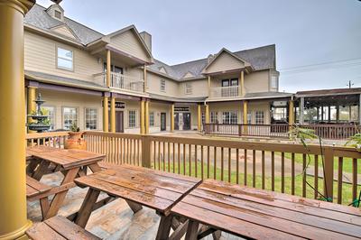 Apt w/ Balconies - Steps to Kemah Boardwalk!