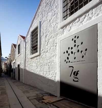 7g Roaster Apartments