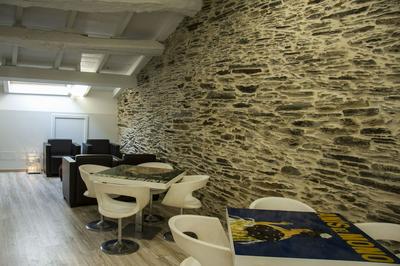 Hostel Cross - Adults Only