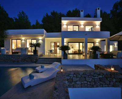 Villa With Outdoor Area