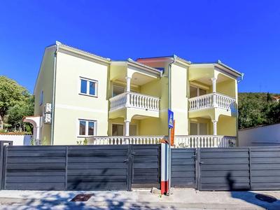 Villa in Croatia Near Beach With Pool