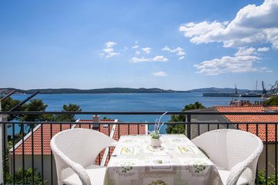 A2-apt w. Shared Pool & Balcony,next to the Beach