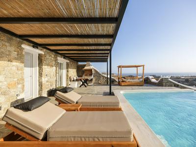 Evi Suites & Villas