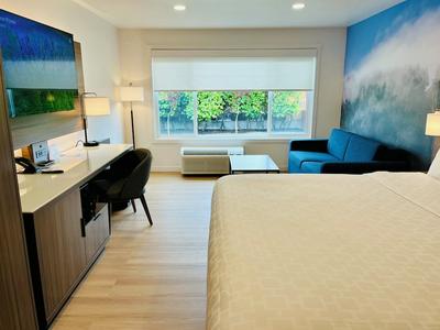 Clarion Pointe Mount Vernon - Burlington